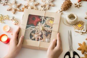 cadeau Noel coffret biscuits maison étoiles flocons de neige pain épices