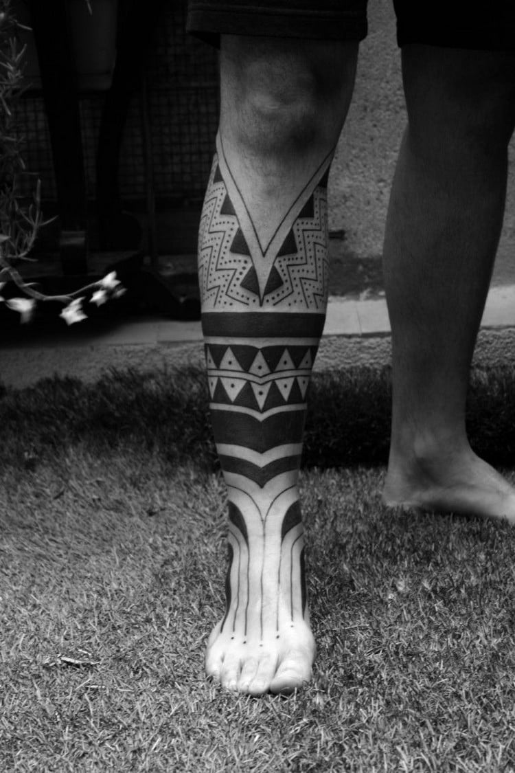 idée tatouage cheville mollet homme styles tribal