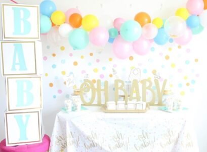 bienvenue au bébé déco ballons multicolores cubes géants