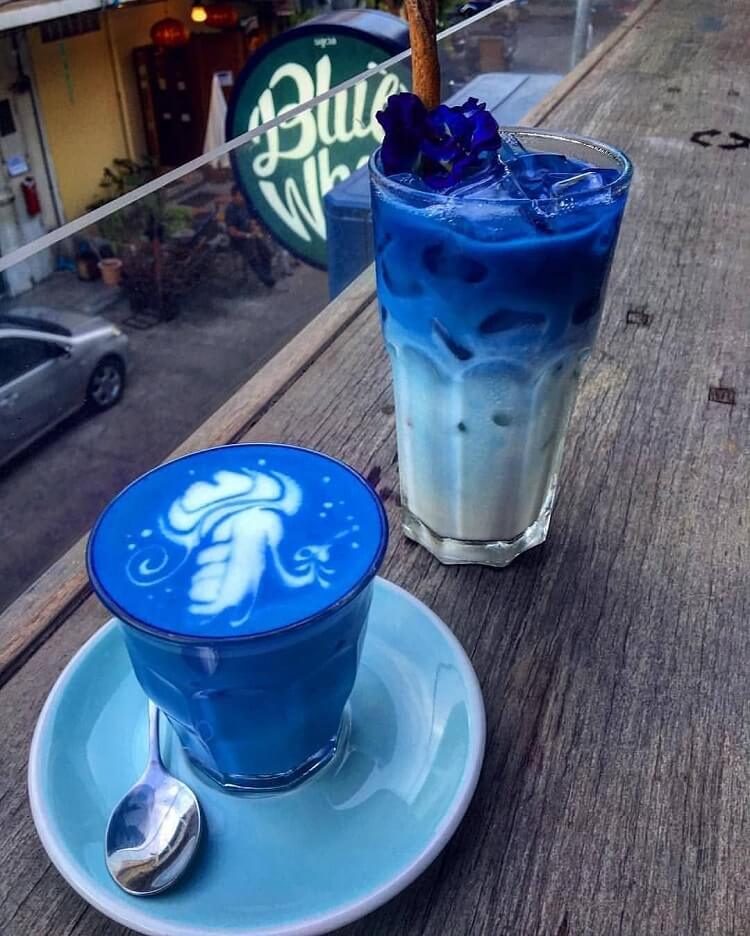 blue latte art café bleu