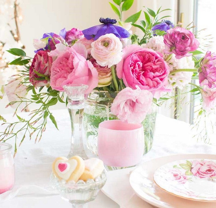 bouquet pivoines fleurs printemps déco table romantique