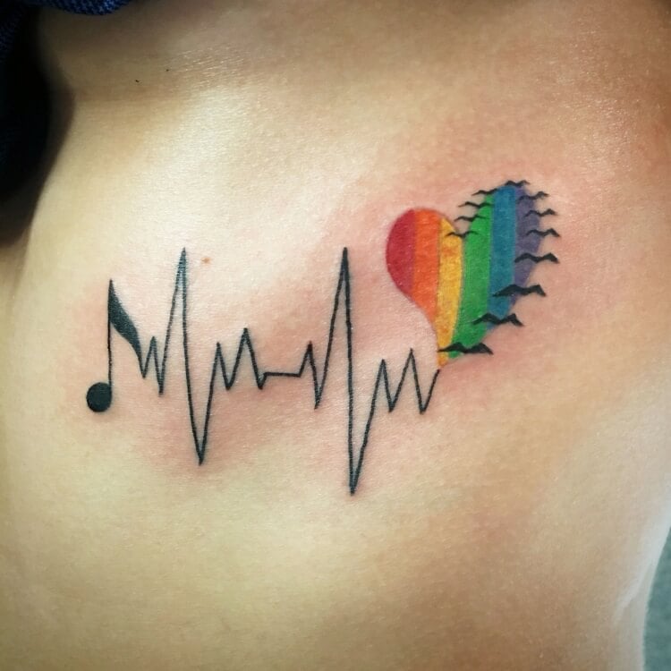 dessin tatouage ligne de vie et coeur coloré