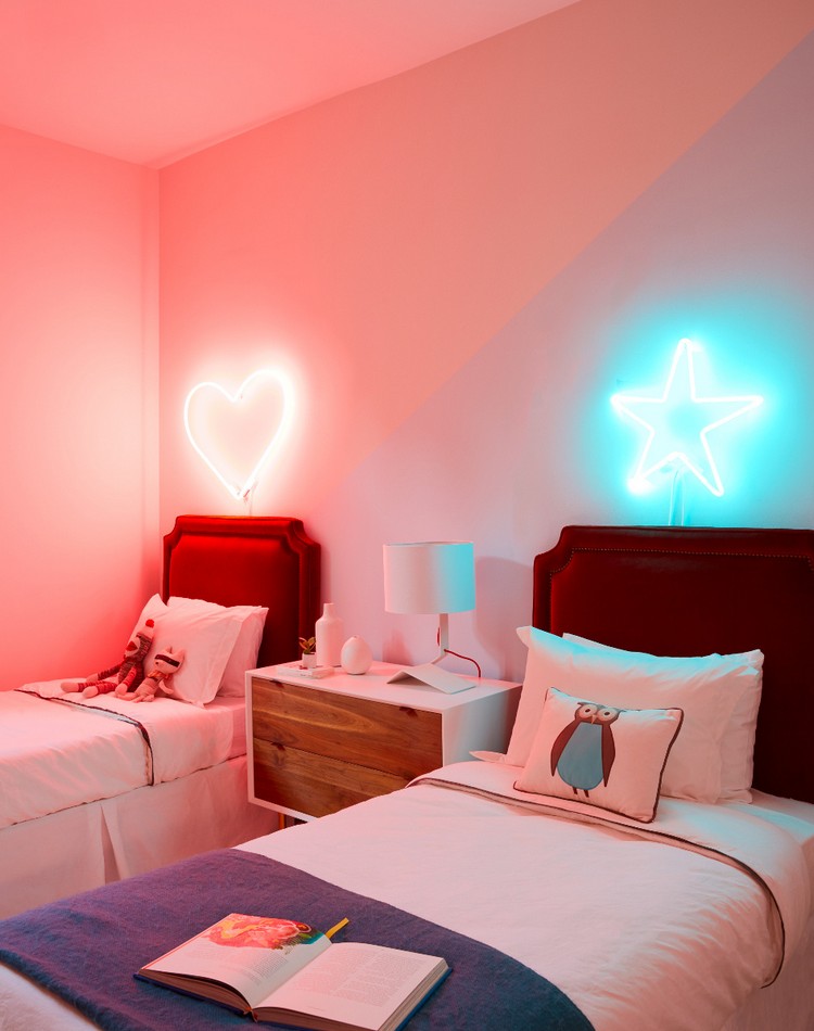 lampes chevet murales tete de lit effet néon chambre enfants