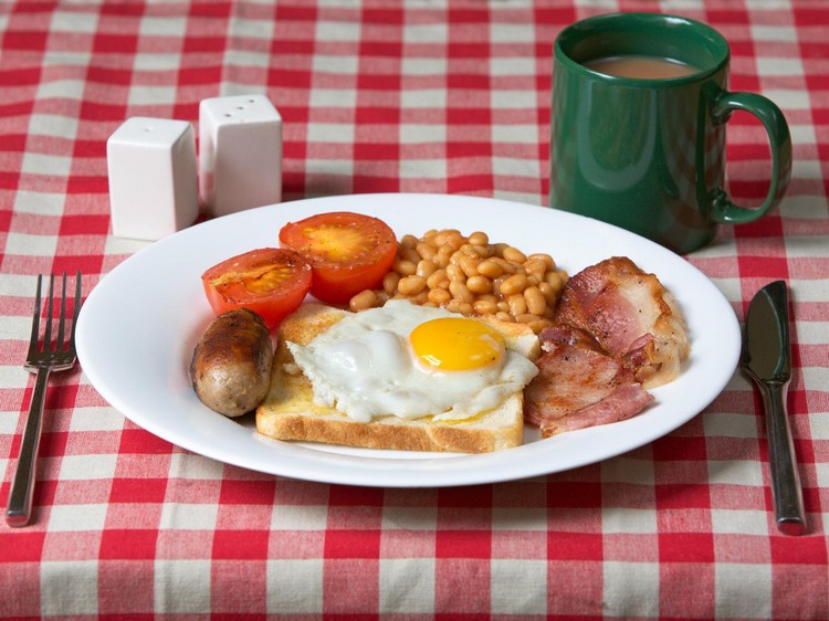 petit-déjeuner anglais complet remèdes contre la gueule bois