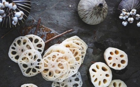 racine de lotus tranchée utilisations culinaires
