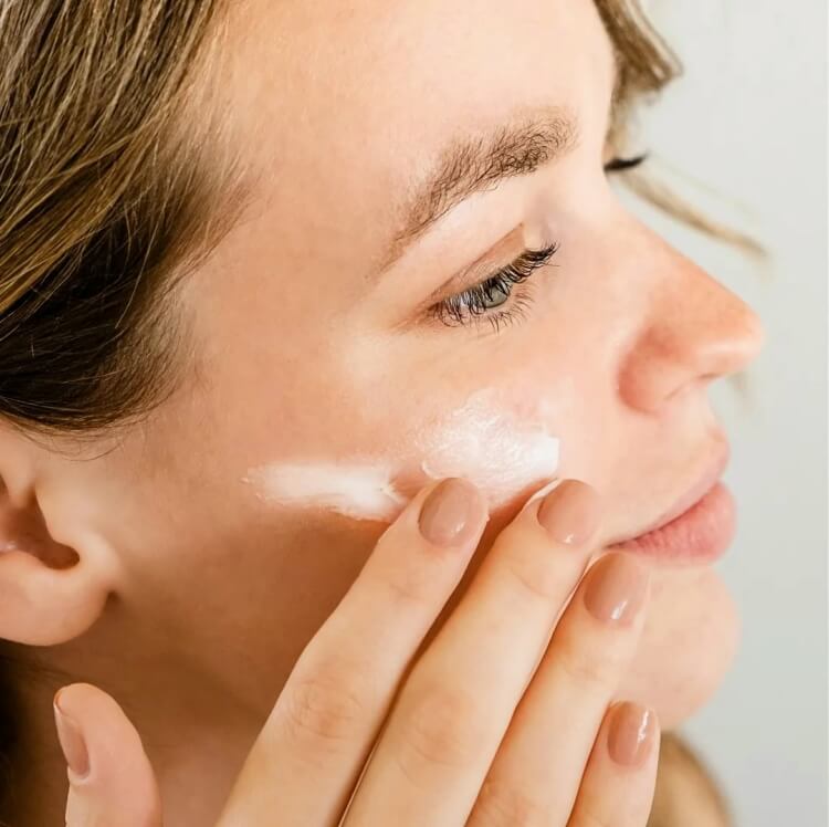 soin visage anti-acné nettoyage pores