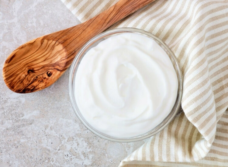 stimuler croissance cheveux nutriments yaourt vitamines b
