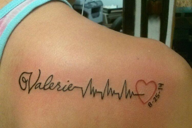 Tatouage battement de cœur : sens cachés et designs modernes
