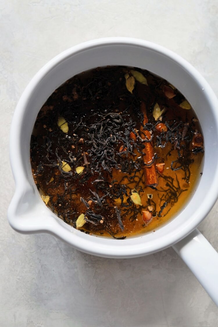 thé noir infusé pour chaï latte indien