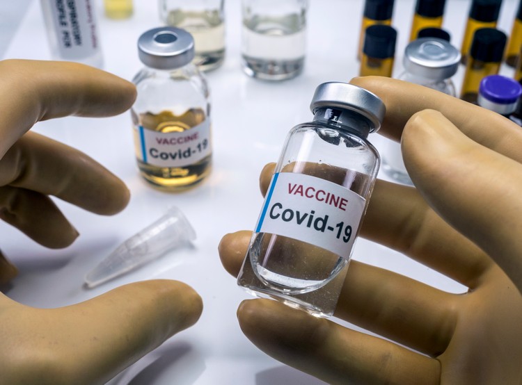 vaccin AstraZeneca demande d'autorisation en Europe évaluation efficacité Covid-19