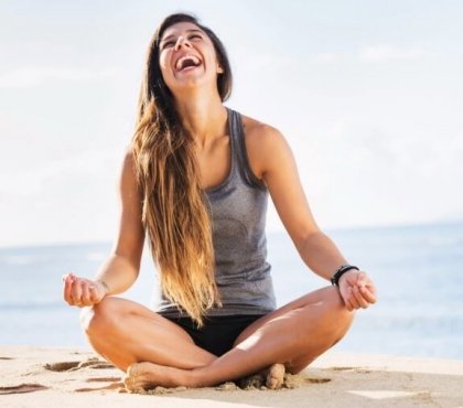 yoga du rire tous les âges exercices faciles