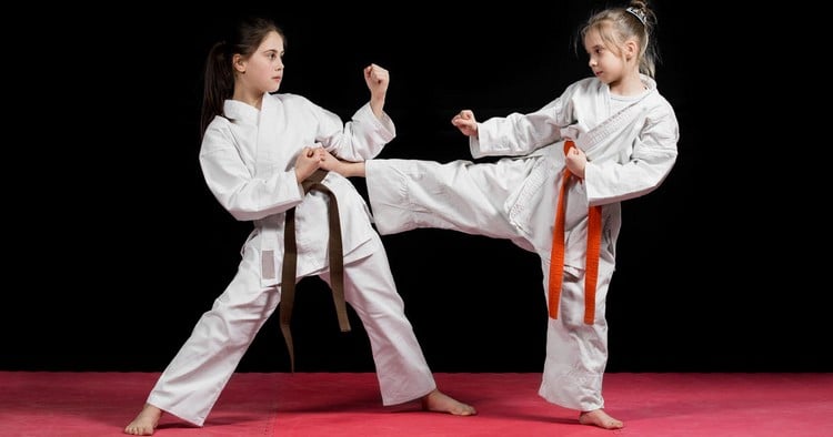 arts martiaux exercices activités physiques aérobiques enfants