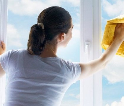 astuces comment bien nettoyer vitres fenêtres sans traces au soleil