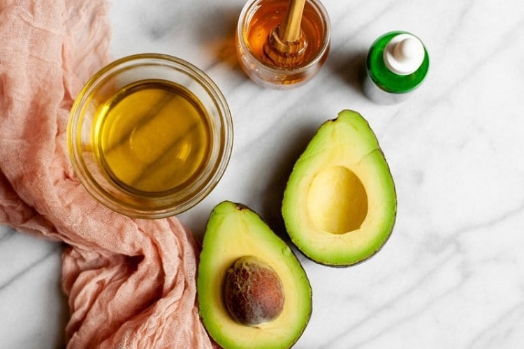 Masque cheveux secs maison en 9 recettes à faire soi-même