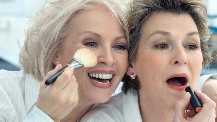 Maquillage peau mature – les top conseils des professionnels
