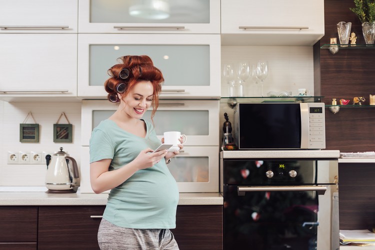 consommation de caféine pendant la grossesse risques pour le cerveau du bébé étude scientifique