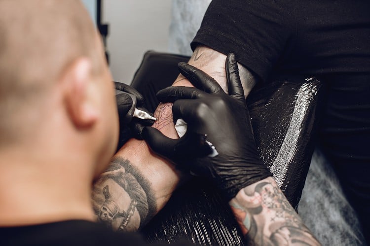 encres de tatouage dangereuses pour la santé ingrédients cancérigènes UFC Que choisir