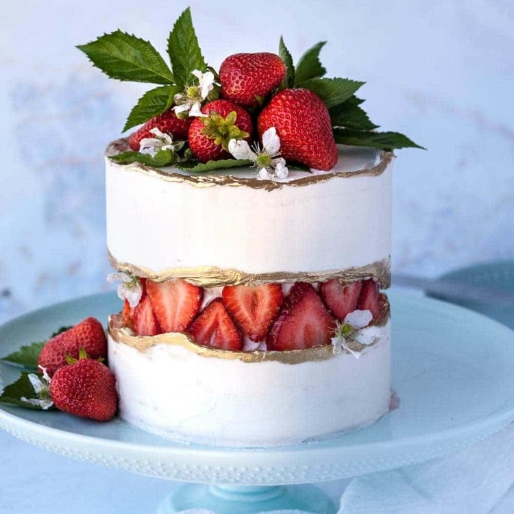 gâteau faillé de saint valentin fault line cake crème au beurre et fraises