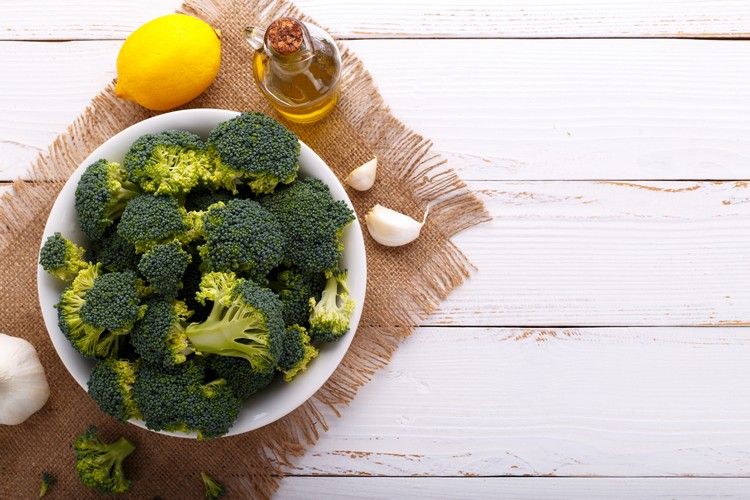 huile de brocoli bienfaits santé cutanée peaux matures acides gras vitamines usage externe