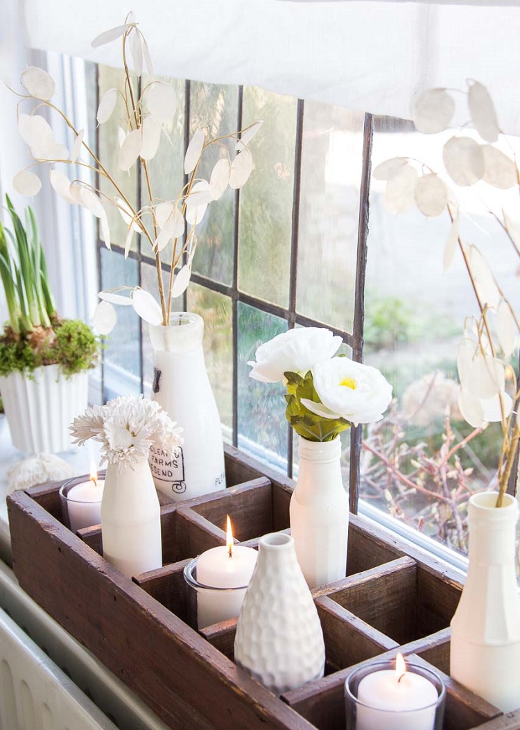 idées decoration fenêtres printemps vase et fleurs fraîches