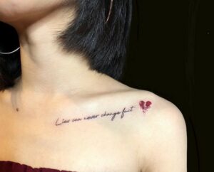 Tatouage Clavicule Femme Coeur