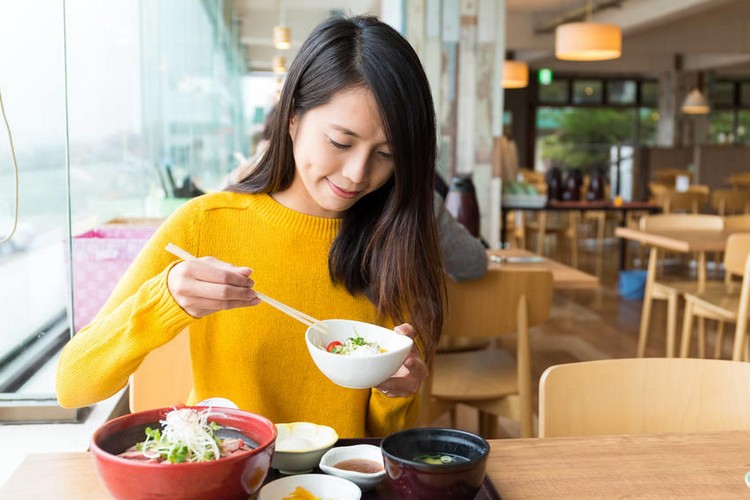 manger seule resto vivre heureuse à la coréenne Honjok