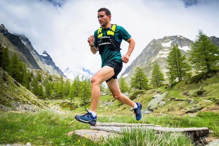 vitesse course à pied entraînement sportif en plein air