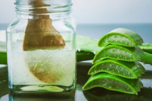 bienfaits santé jus aloe vera à boire à appliquer peau cheveux