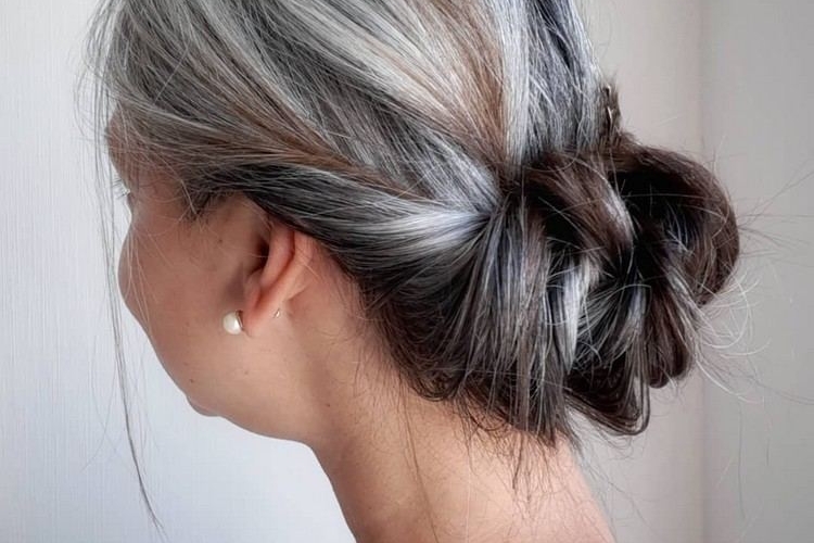 Coiffures cheveux gris femme en 20+ looks qui donnent envie