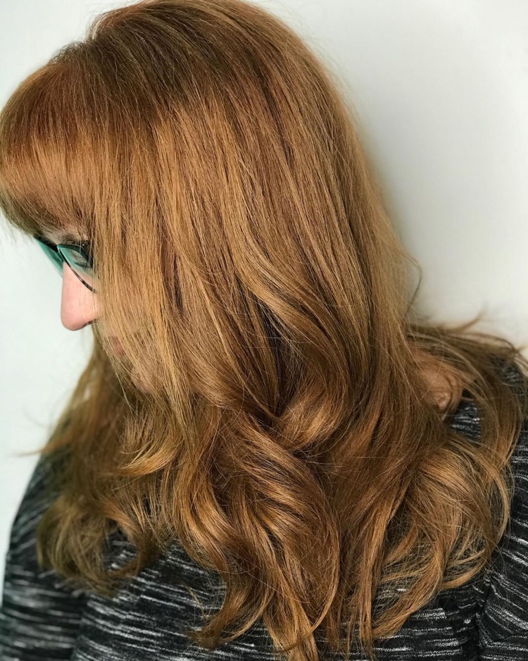 coloration cheveux longs femme 50 ans coloration bronze