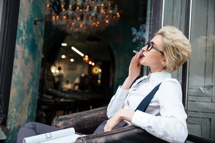 maladie de Parkinson femmes fumeuses risque moins élevé role protecteur des œstrogènes étude
