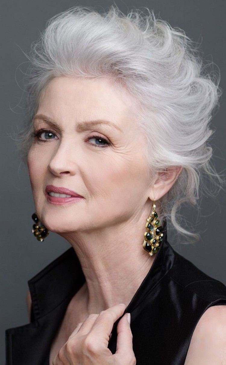 Best haircuts and hairstyles for women with gray and white hair
