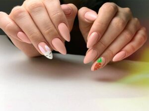 nail art paques lapin carotte ongles amande nude