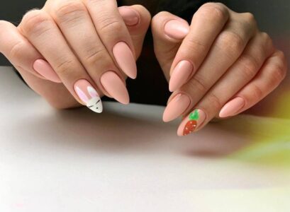 nail art paques lapin carotte ongles amande nude