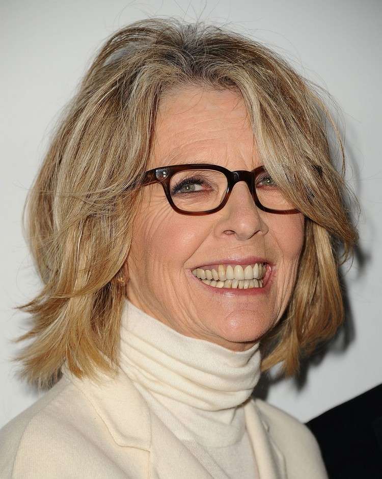 quelle coiffure mi-longue femme 50 ans avec lunettes Diane Keaton
