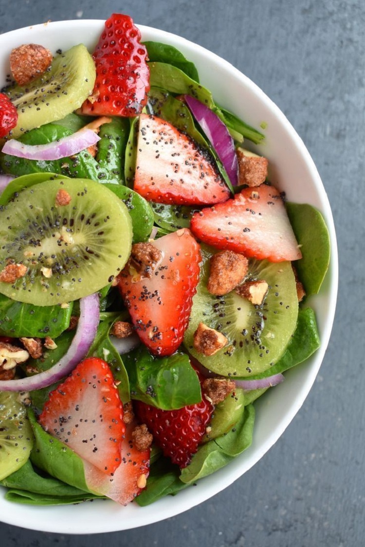 salade complete healthy recettes salades composés légumes fruits de saison salade kiwi fraises épinards