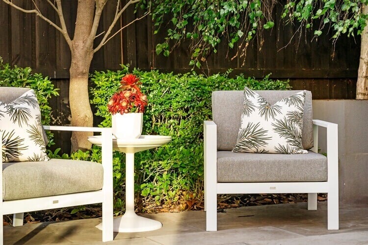 salon de jardin bois blanc moderne