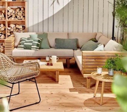 salon jardin bois moderne canape angle parasol arriere cour cozy