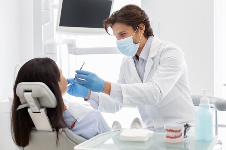 santé bucco-dentaire troubles constatés par dentistes stress pandémique Covid-19 nouvelle étude américaine