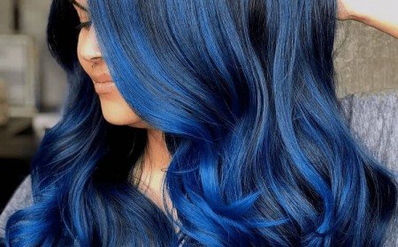 Réussir un look unique et impressionnant avec la coloration bleu nuit