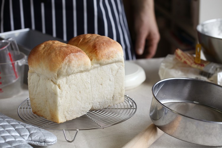 aliments à ne pas manger le soir pain blanc profiter d'un bon sommeil santé