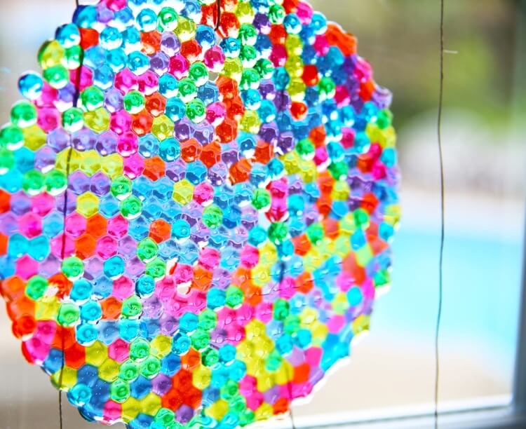 capteur de soleil perles multicolores fondues bricolage enfants facile