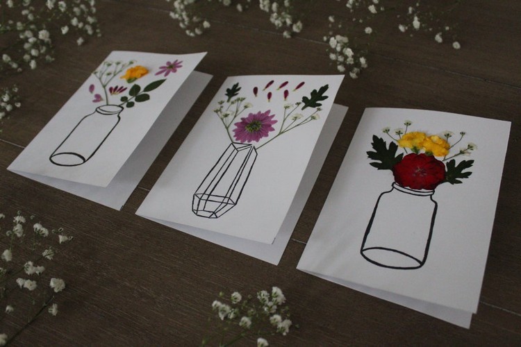 carte de pâques à fabriquer avec des fleurs séchées diy facile enfants et adultes