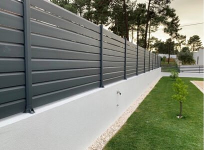 clôture aluminium sur muret personnalisable solution sur mesure design