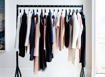 combien de vêtements pour une garde robe capsule minimaliste réussie