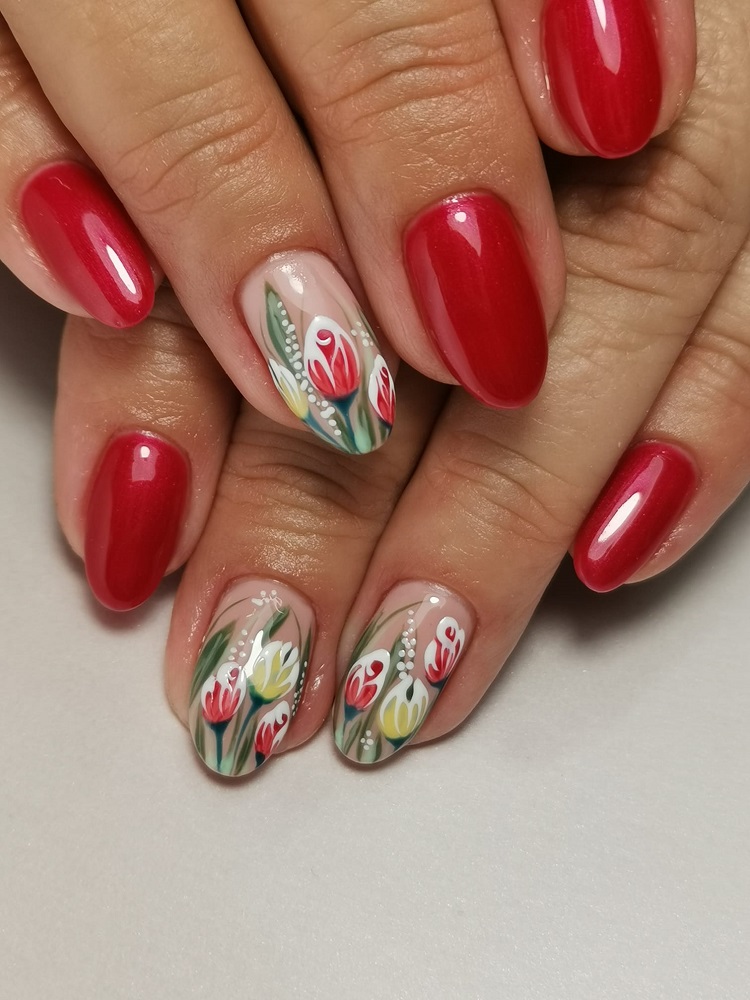 des tulipes rouges idéales pour un nail art floral