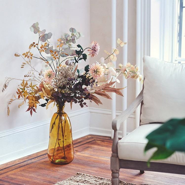 déco salon moderne 2021 vase en verre avec fleurs séchées