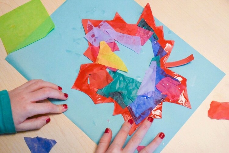 fabriquer vitrail en papier de soie activité enfants