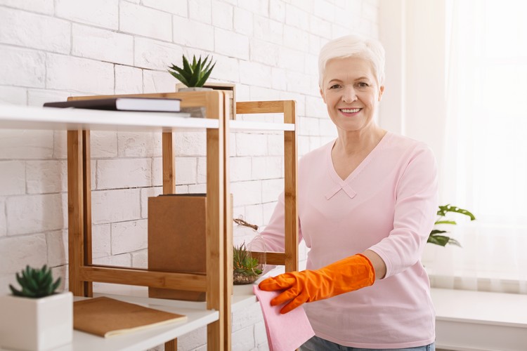 faire le ménage personnes âgées améliorer santé cérébrale activité physique tâches ménagères nouvelle étude