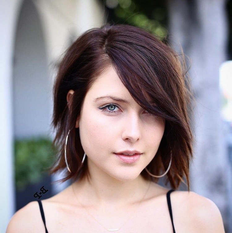 Hair grow transitional bob hairstyle with side bangs